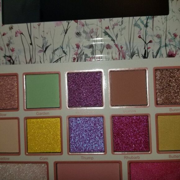 Sugar Drizzle Cosmetics - Bunny Love Eyeshadow Palette - Picture 7 of 10